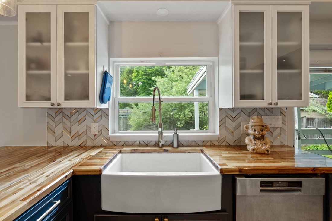 House in Framingham, Massachusetts, United States 4 - 18157204