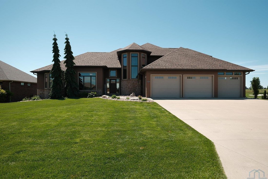 House in Sioux Center, Iowa, United States 1 - 18164455