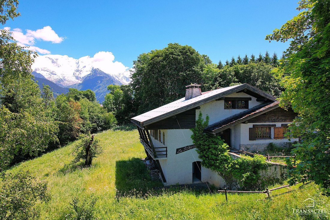 Chalet in Saint-Gervais-les-Bains, Auvergne-Rhône-Alpes, France 3 - 18155947