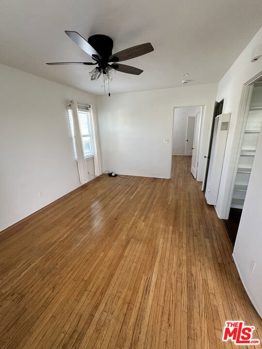 Los Angeles, California, United States 4 - 18154756