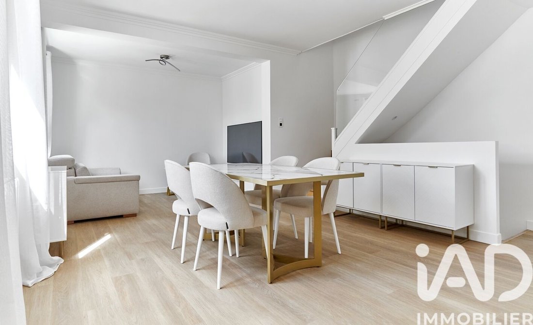 House in La Plaine, Sartrouville, France 1 - 18161381