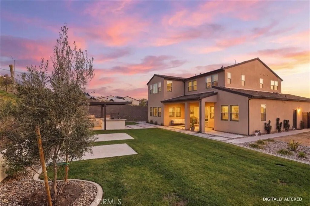 Condo in Fontana, California, United States 2 - 17917441