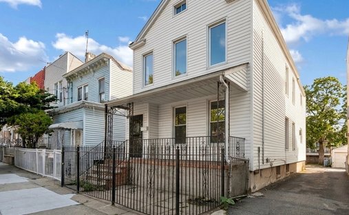 House in New York, New York, United States 1