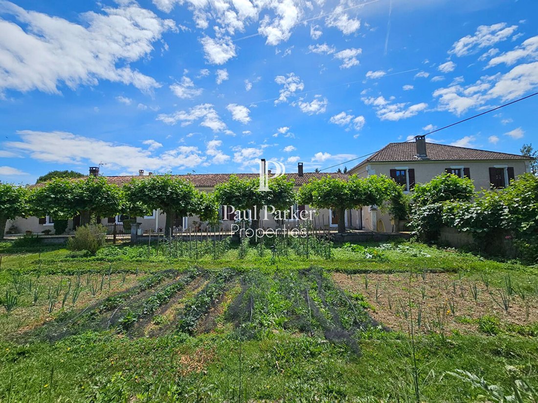 Villa in Astaffort, Nouvelle-Aquitaine, France 4 - 17902446