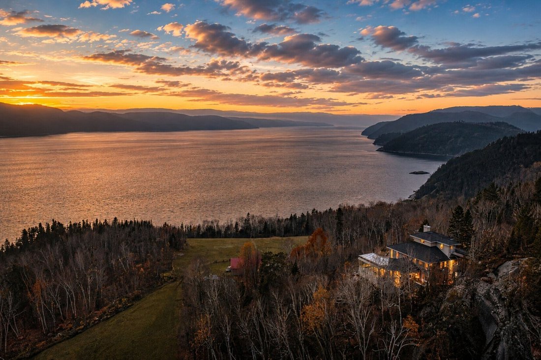 House in Sainte-Rose-du-Nord, Quebec, Canada 2 - 16740729
