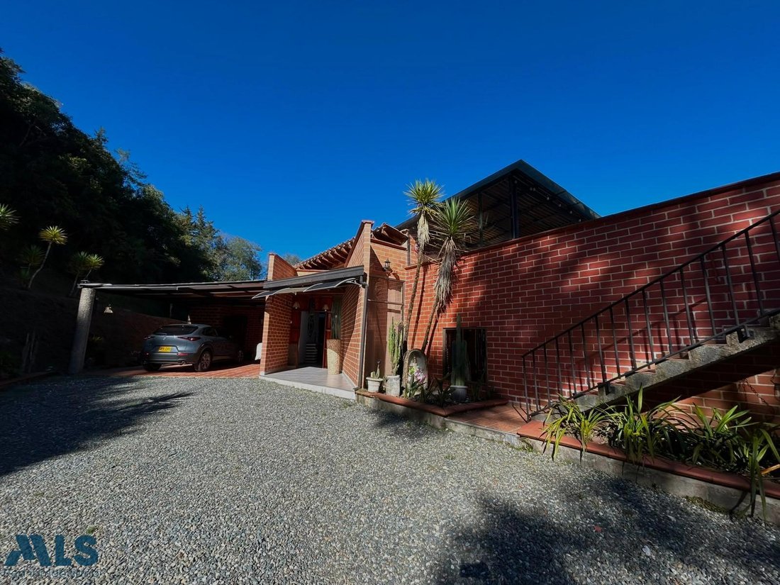 House in Envigado, Retiro, Colombia 1 - 18162935