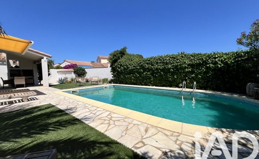 House in Saint-Cyprien, Occitania, France 1