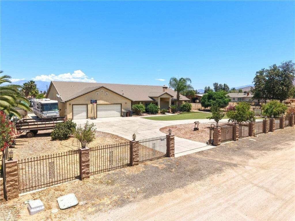 House in Nuevo, California, United States 4 - 18170483