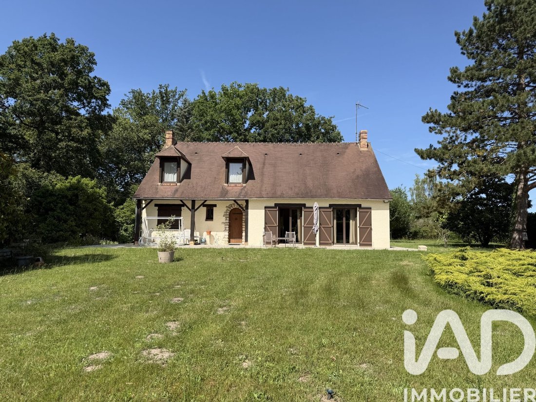 House in Gressey, Ile-de-France, France 1 - 16827792