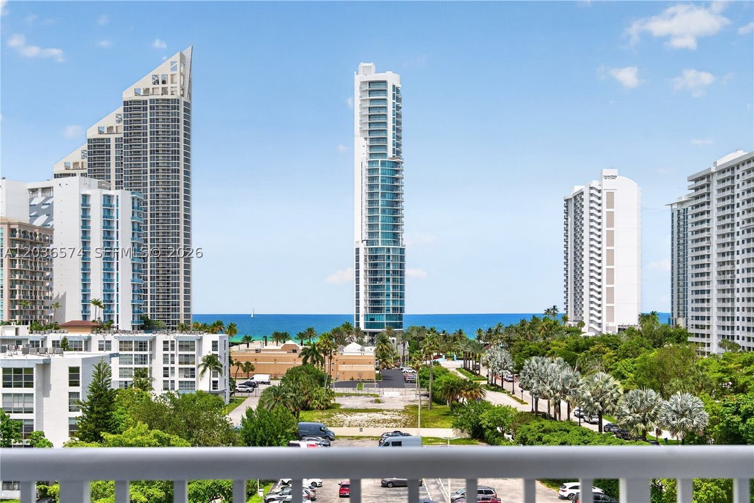 Condo in Sunny Isles Beach, Florida, United States 2 - 18162846