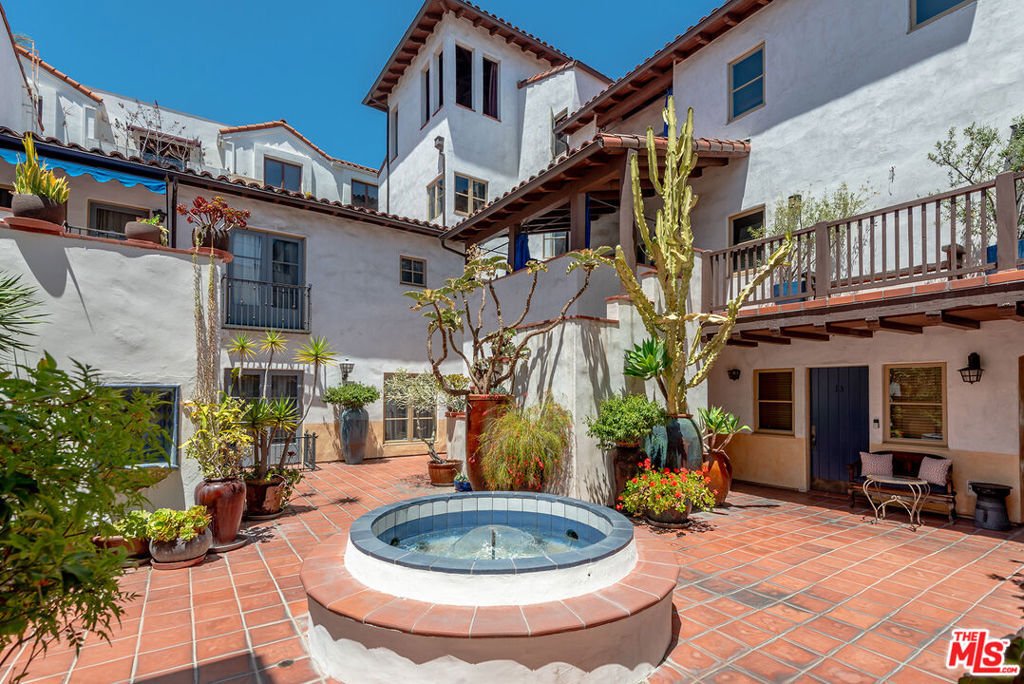 Condo in Los Angeles, California, United States 4 - 18159523