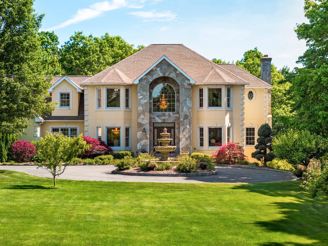 House in Wolcott, Connecticut, United States 4 - 18164687