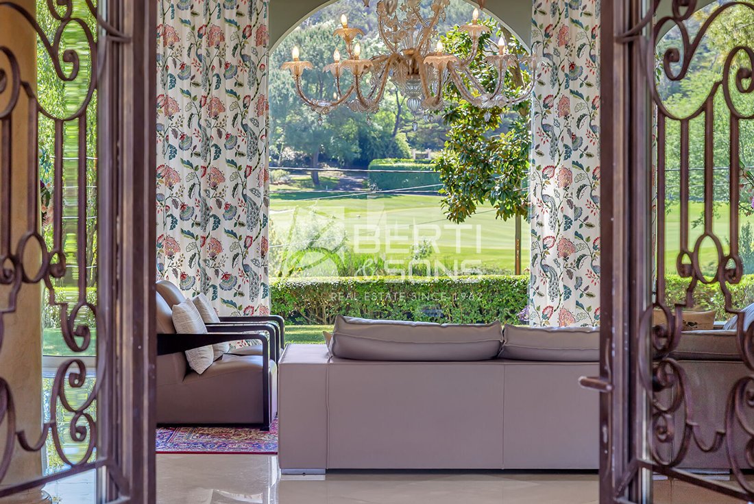 Villa in Mougins, Provence-Alpes-Côte d'Azur, France 4 - 18157029