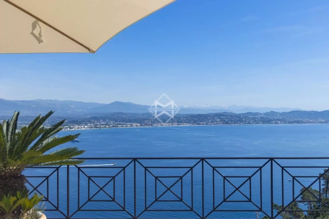 Villa in Théoule-sur-Mer, Provence-Alpes-Côte d'Azur, France 2 - 18156584