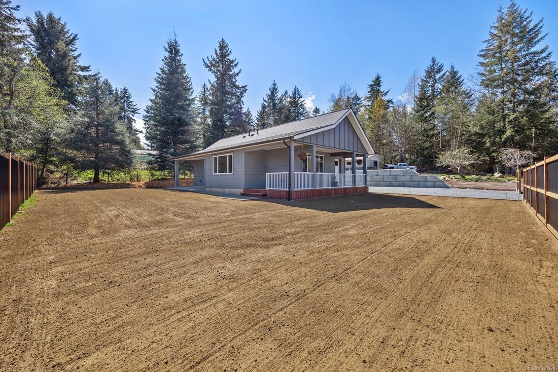 House in Black Creek, British Columbia, Canada 5 - 18160476