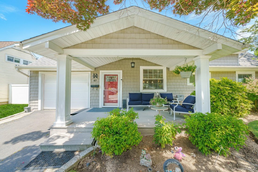 House in Wantagh, New York, United States 1 - 18157462