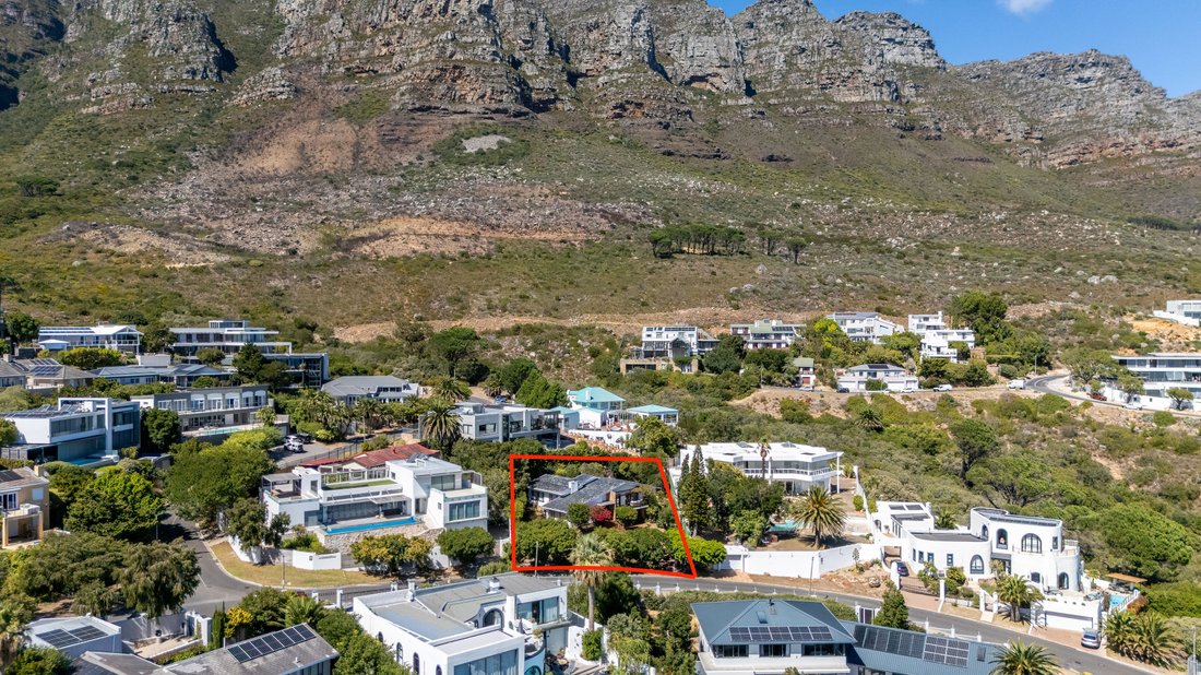 House in Bakoven, Cape Town, South Africa 3 - 18165990