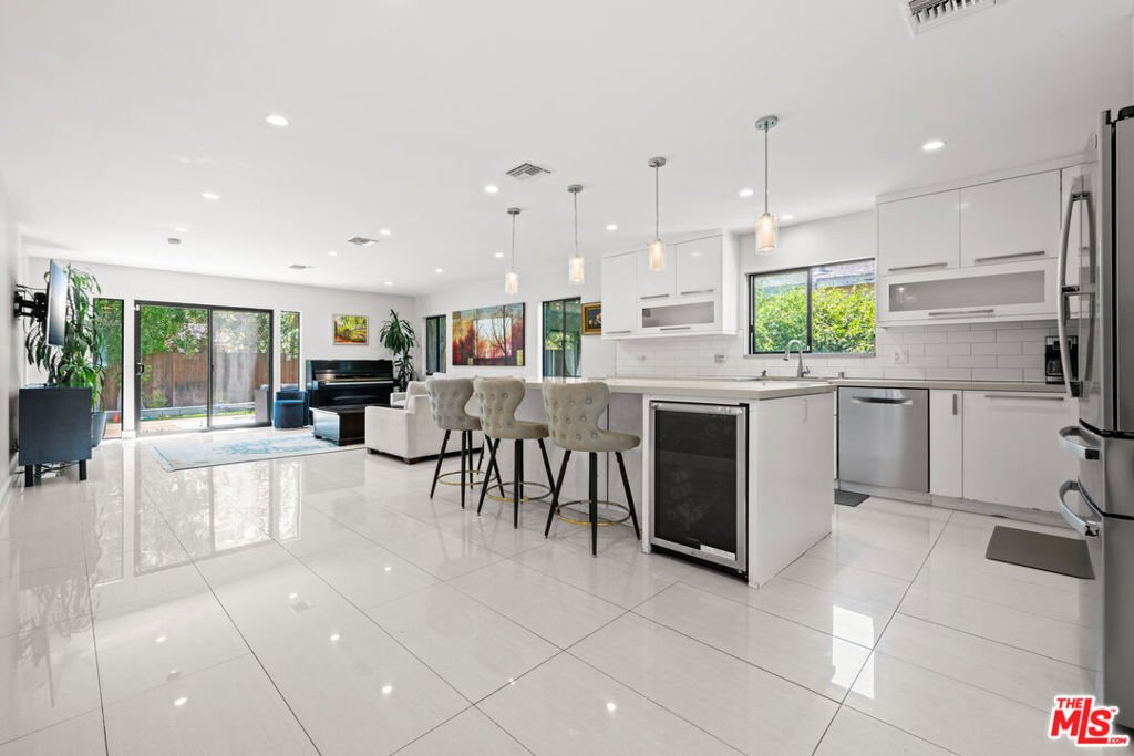 House in Los Angeles, California, United States 3 - 18159528