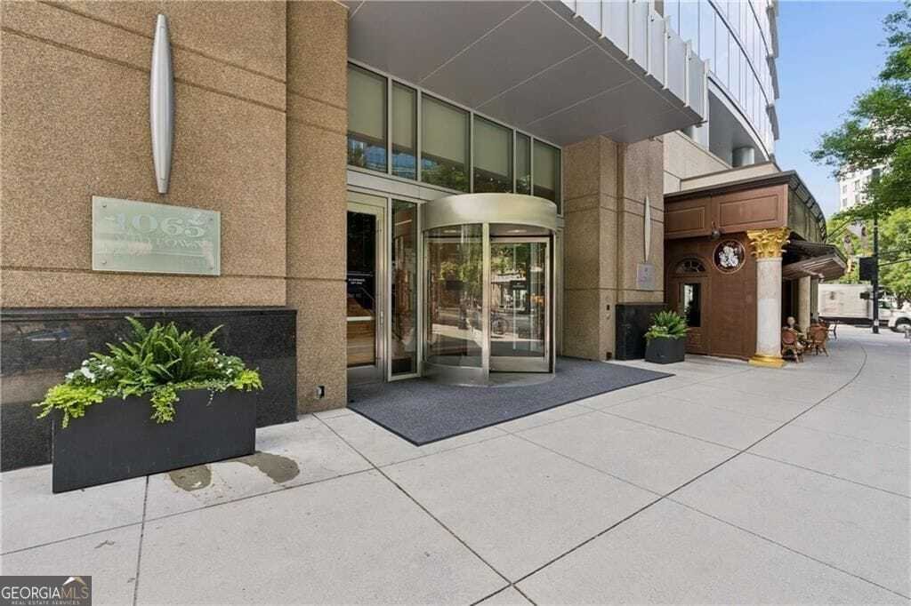 Condo in Atlanta, Georgia, United States 3 - 18160293
