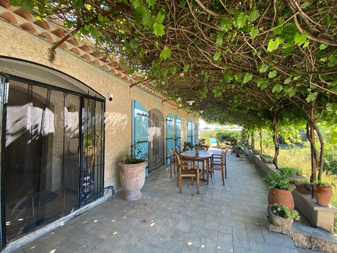 House in Cavaillon, Provence-Alpes-Côte d'Azur, France 3 - 18155785