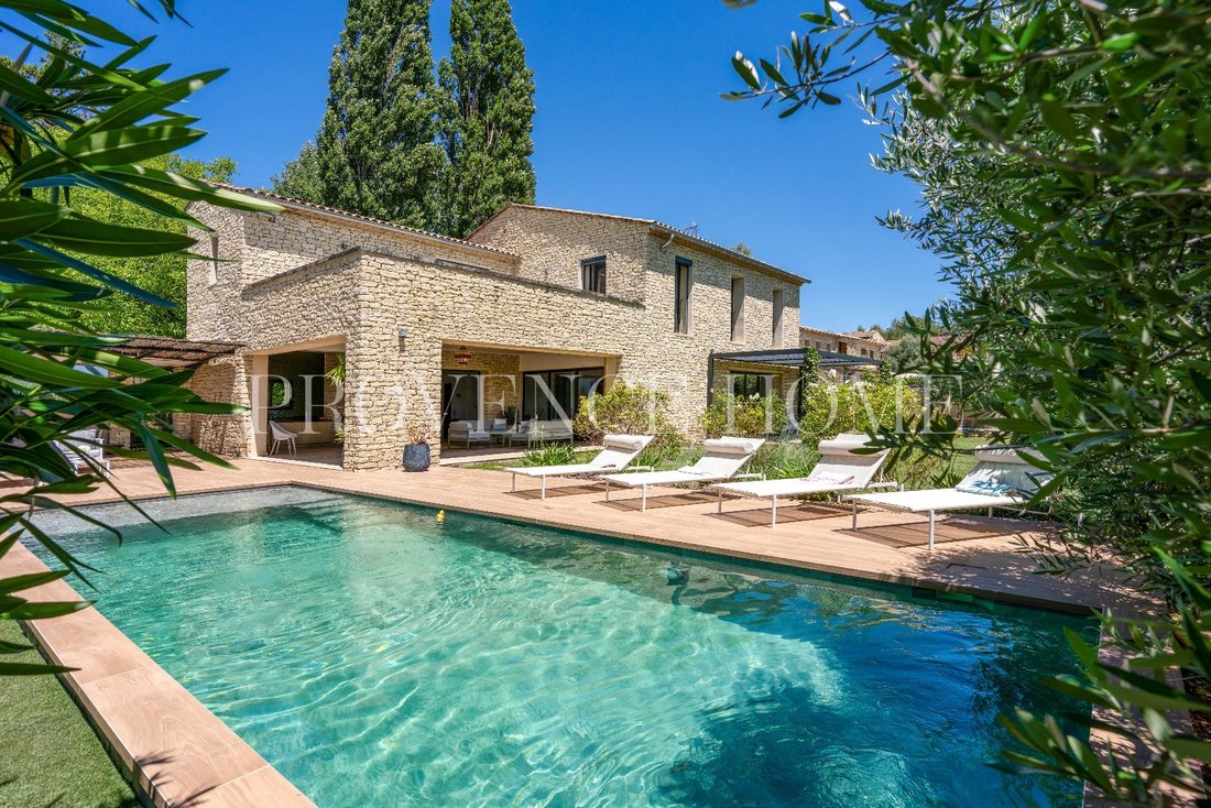 Estate in Gordes, Provence-Alpes-Côte d'Azur, France 1 - 18130795