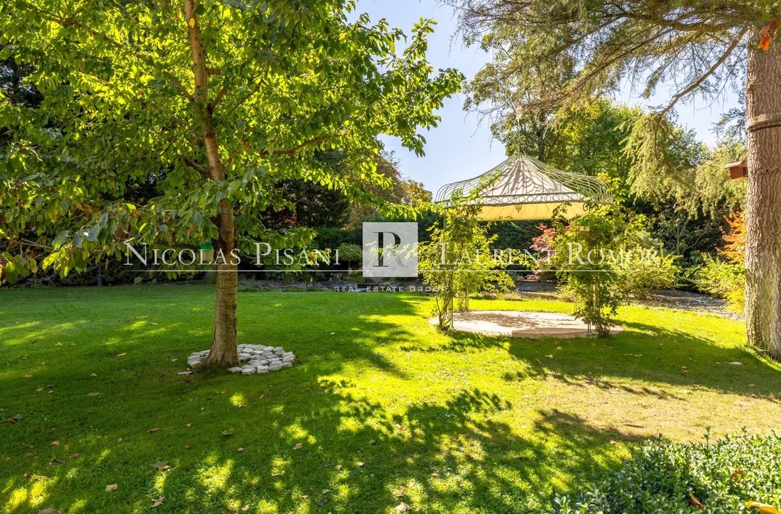 Estate in Marine, Maisons-Laffitte, France 2 - 18155648