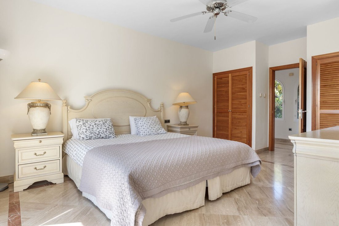 Villa in Benahavis, Andalusia, Spain 5 - 18156526