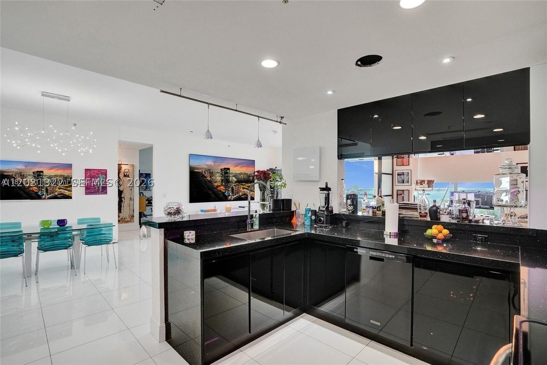 Condo in Miami Beach, Florida, United States 5 - 18160212