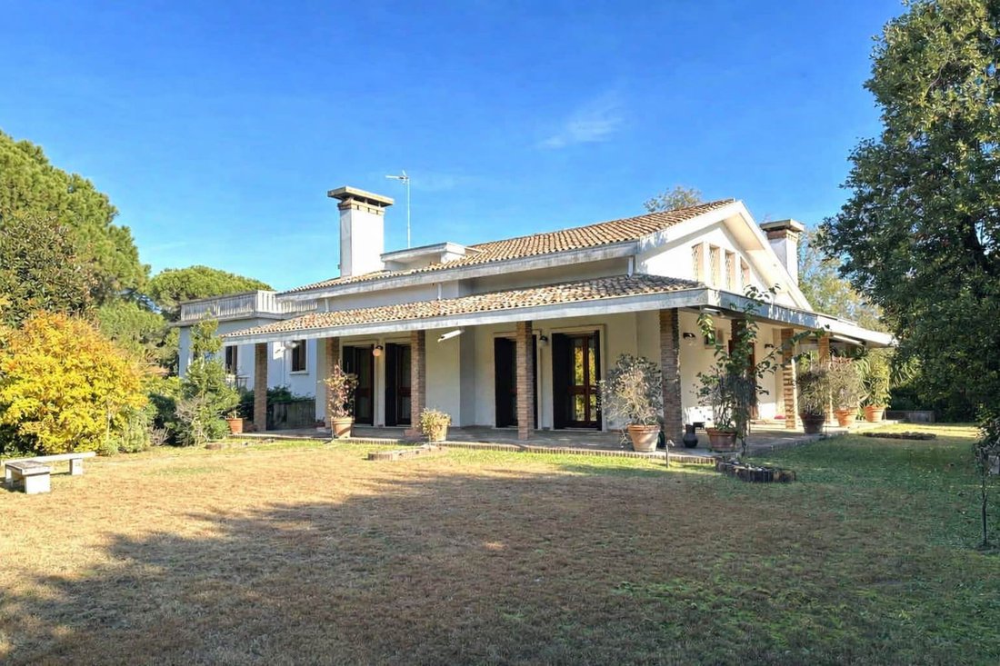 Villa in Porto Viro, Veneto, Italy 3 - 18160410