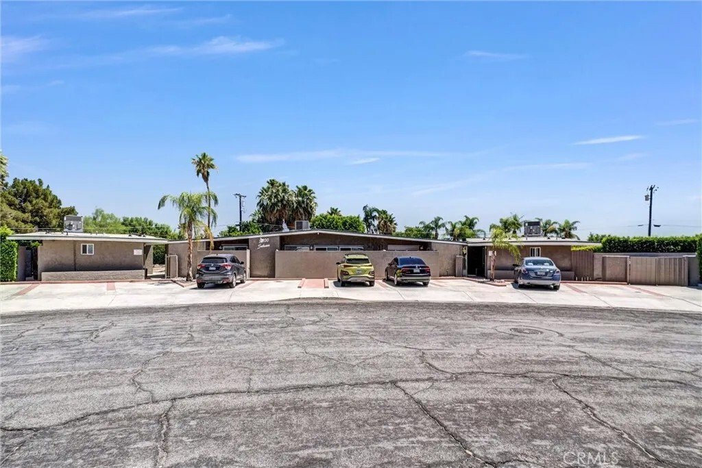 Palm Springs, California, United States 2 - 18167303