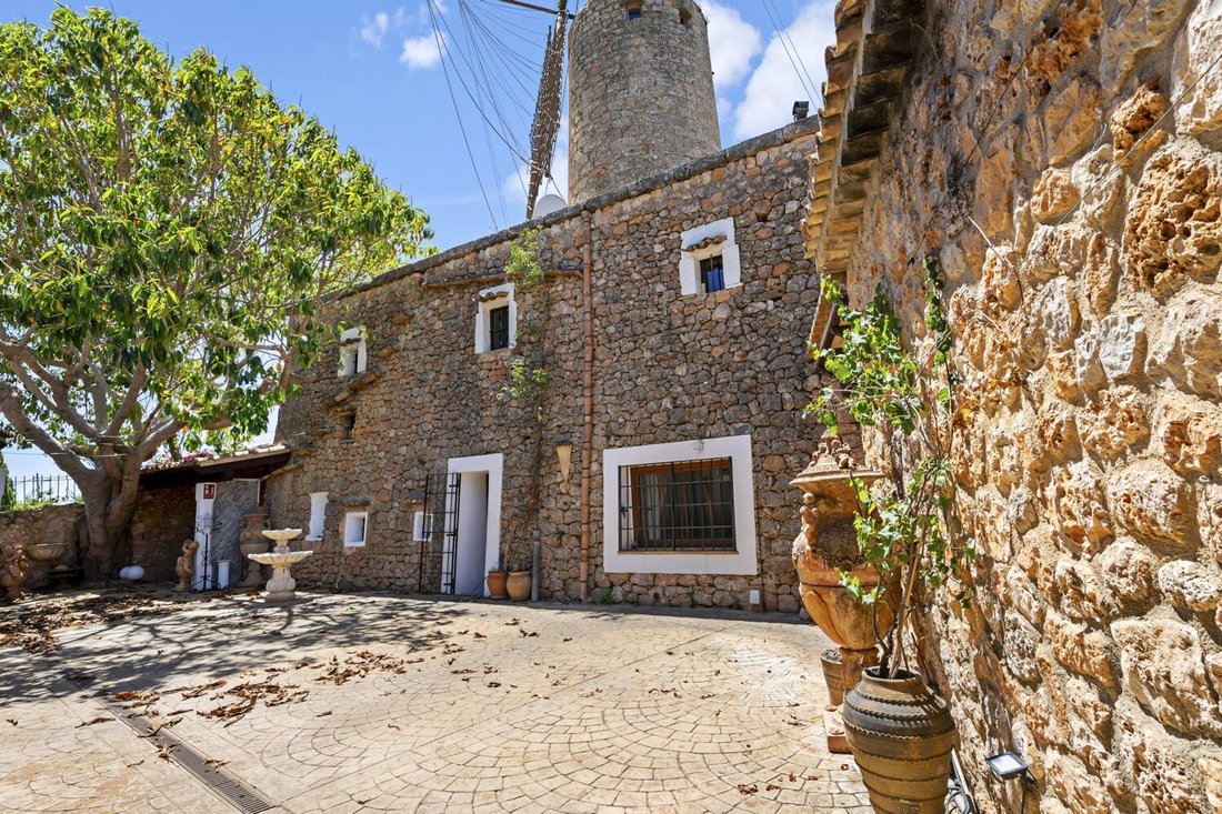 House in Santa Maria del Cami, Balearic Islands, Spain 3 - 16750508