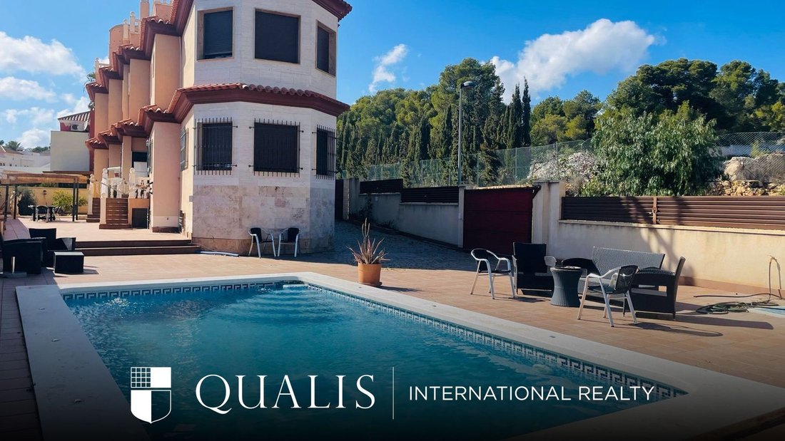 Villa in l'Alfas del Pi, Valencian Community, Spain 1 - 18156545
