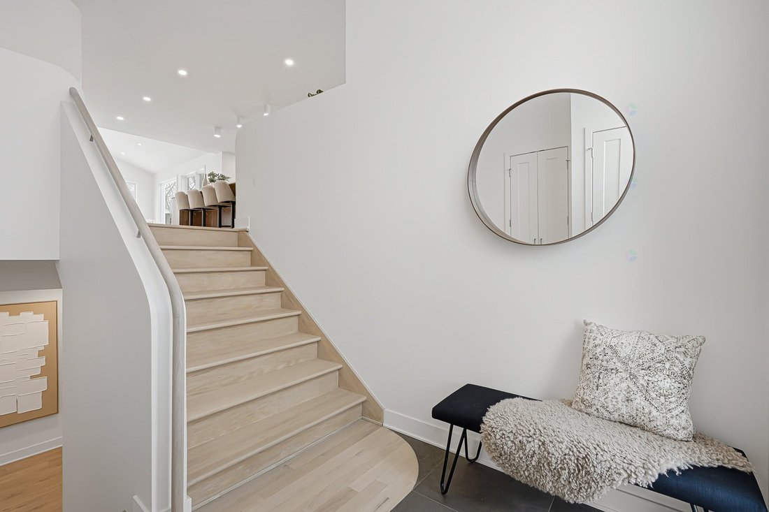 House in Saint-Lambert, Quebec, Canada 5 - 18160526