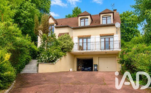 House in La Chataigneraie, Saint-Leu-la-Forêt, France 1