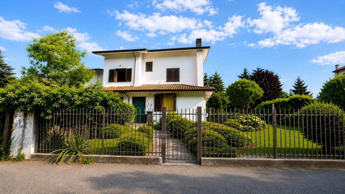 House in Oreno, Vimercate, Lombardy 2 - 14916960