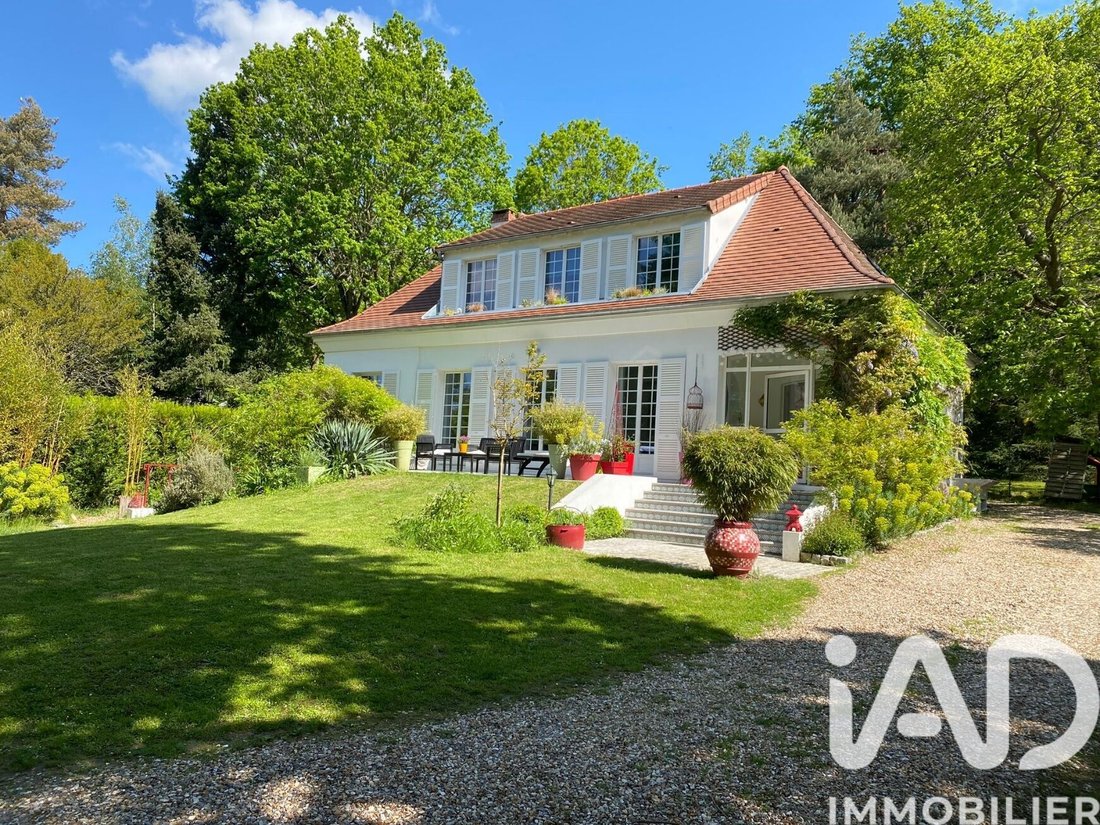 House in Saint-Remy-l'Honore, Ile-de-France, France 2 - 18169326