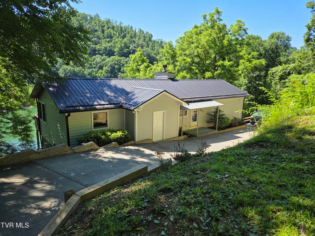 House in Mountain City, Tennessee, United States 1 - 18171842