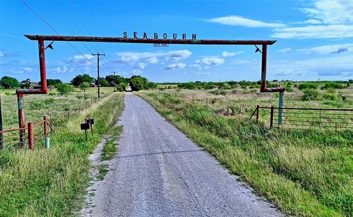 Land in Henrietta, Texas, United States 1