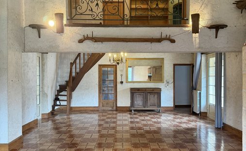 House in Puy-l'Évêque, Occitania, France 1