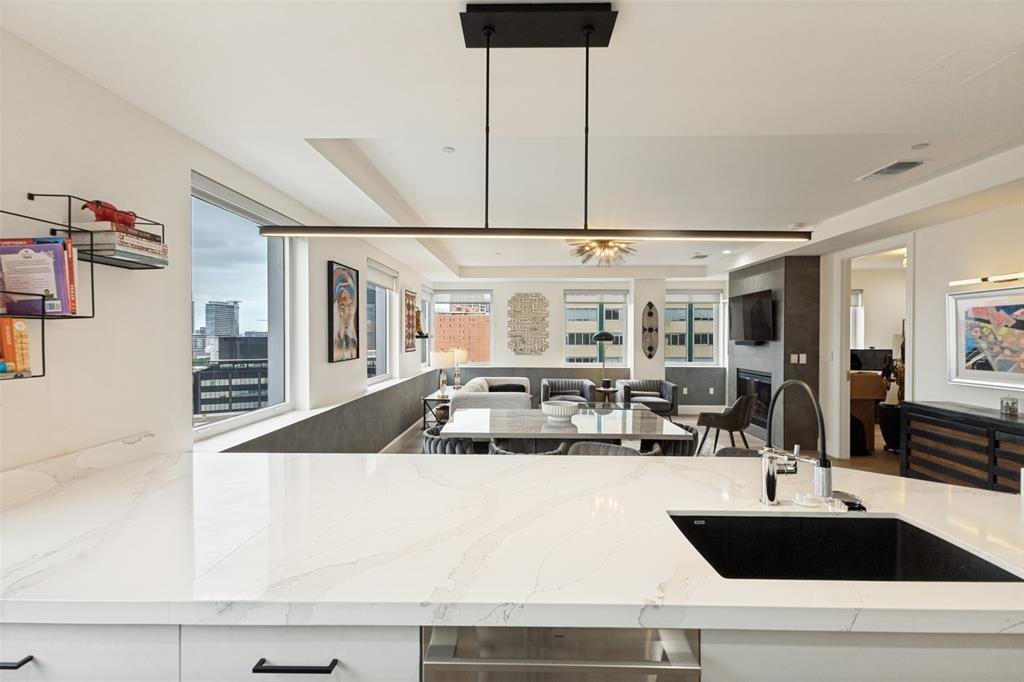 Condo in Dallas, Texas, United States 4 - 18155064