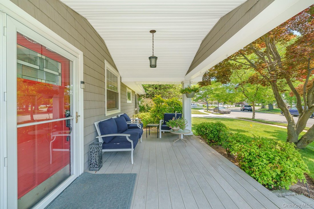 House in Wantagh, New York, United States 3 - 18157462