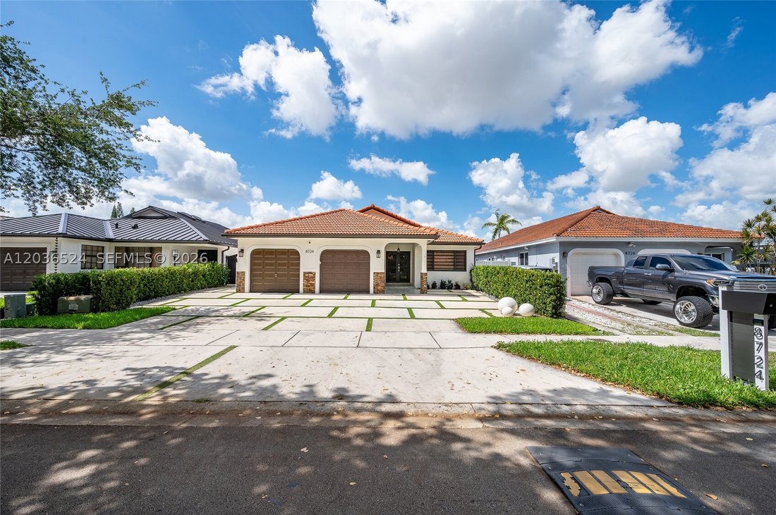 House in Miami Lakes, Florida, United States 5 - 18165075