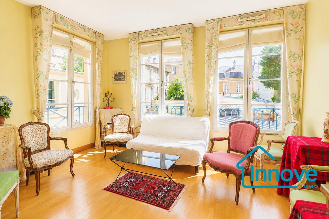 Apartment in Domaine National du Château, Versailles, France 2 - 18171674