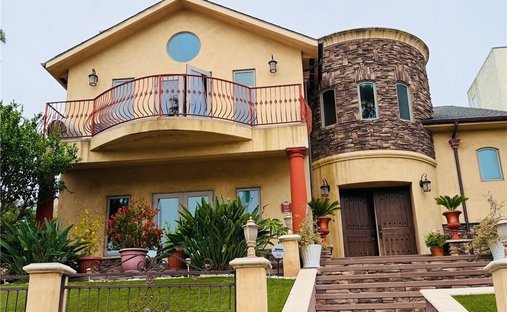 House in Signal Hill, California, United States 1