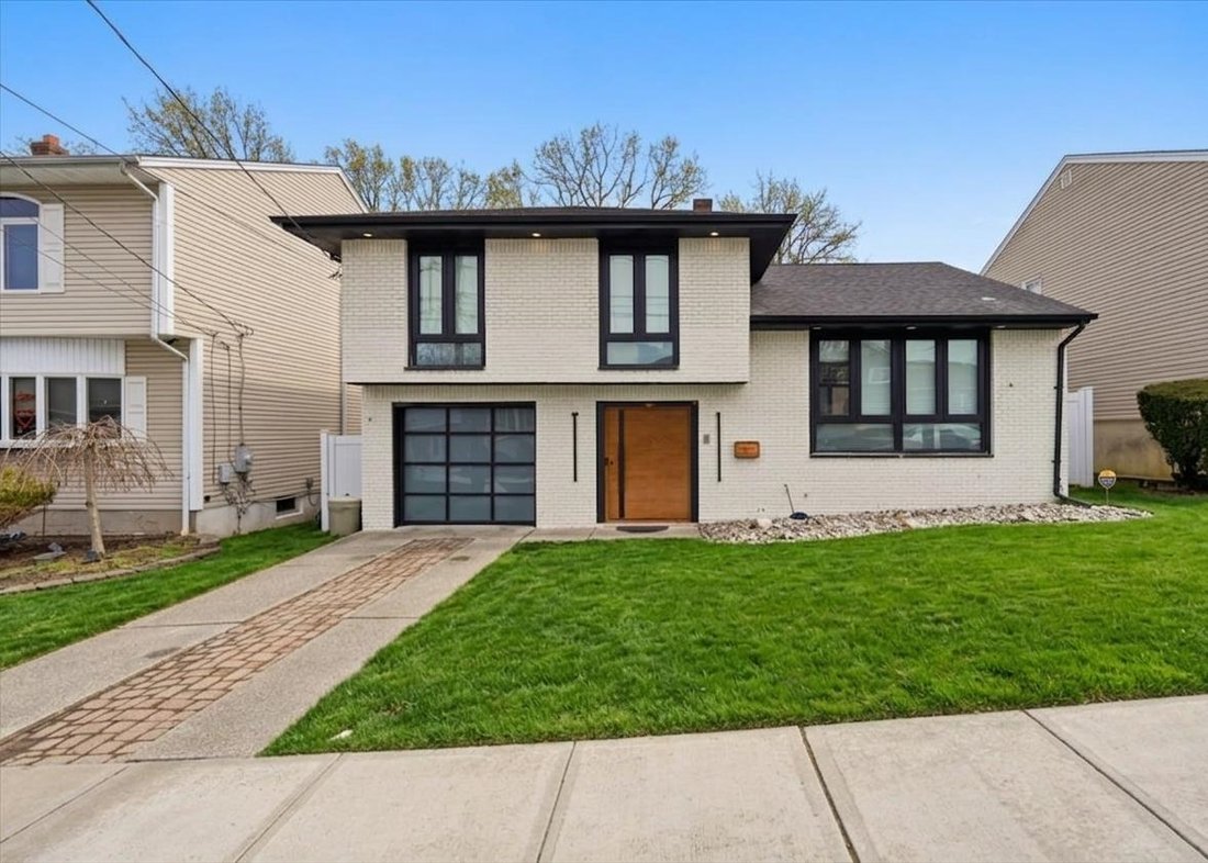 House in Secaucus, New Jersey, United States 1 - 17276769