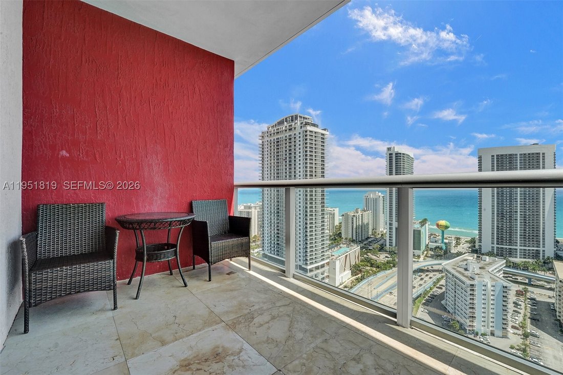 Condo in Hallandale Beach, Florida, United States 4 - 17044011