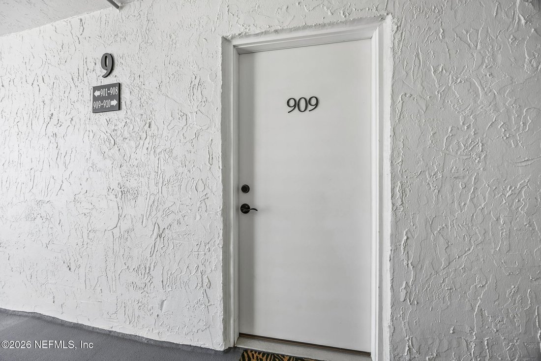 Condo in Jacksonville Beach, Florida, United States 5 - 18162730