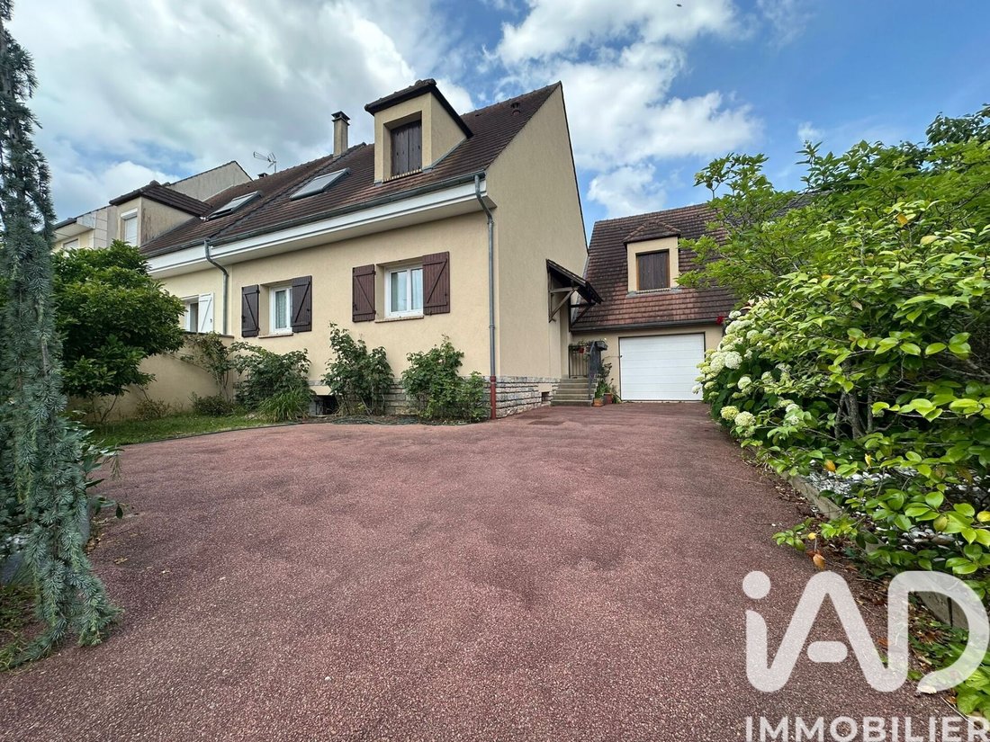 House in Rambouillet, Ile-de-France, France 1 - 18166588