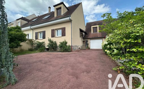 House in Rambouillet, Ile-de-France, France 1