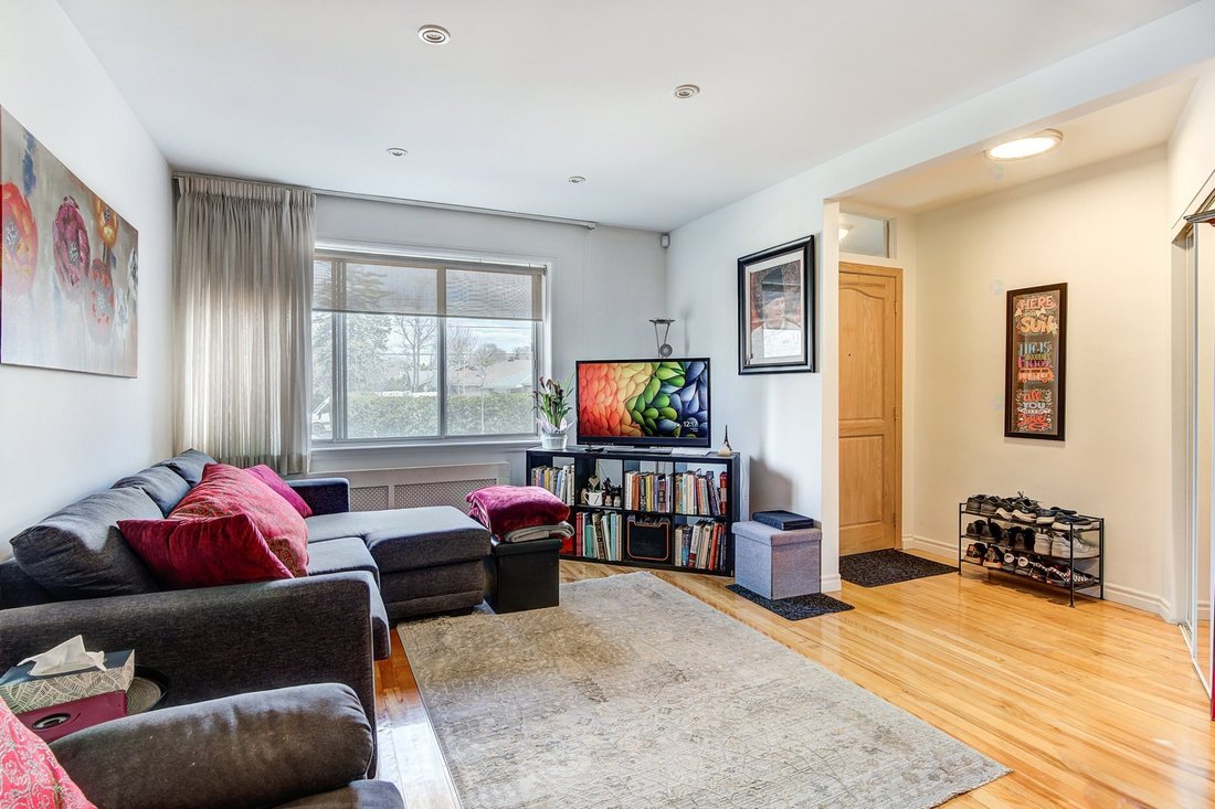 Apartment in Mount Royal, Quebec, Canada 2 - 18160520